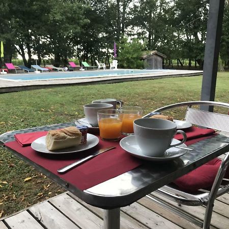 Domaine De Giron Bed and Breakfast Moulis-en-Médoc Exterior foto