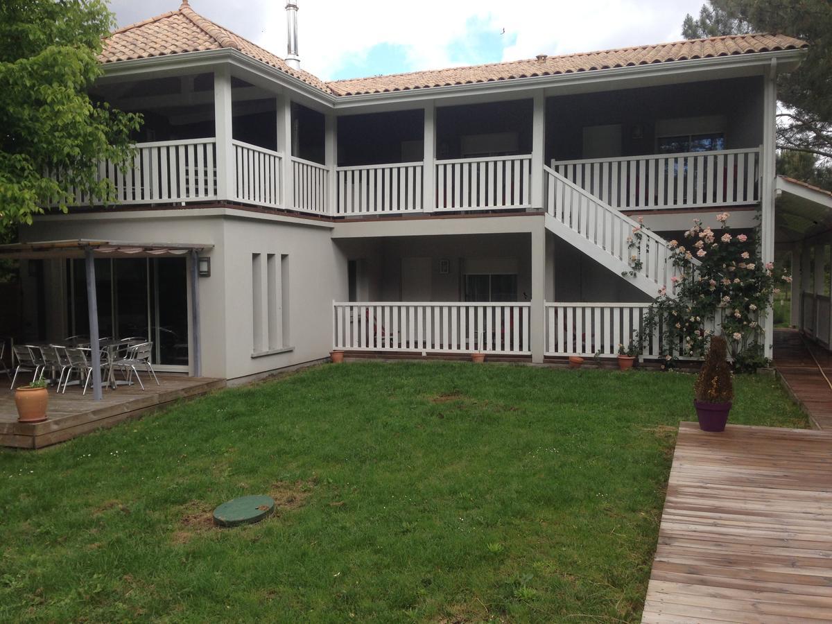 Domaine De Giron Bed and Breakfast Moulis-en-Médoc Exterior foto