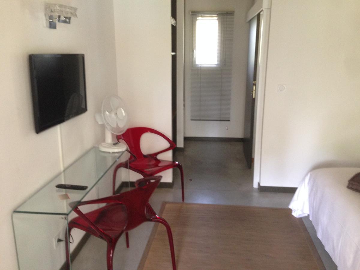 Domaine De Giron Bed and Breakfast Moulis-en-Médoc Exterior foto